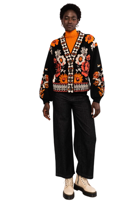 BLUTSGESCHWISTER VEST CHARMING STORYTELLER, OPULENT ROSE CARPET