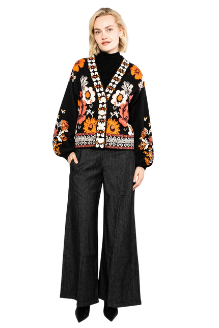 BLUTSGESCHWISTER VEST CHARMING STORYTELLER, OPULENT ROSE CARPET