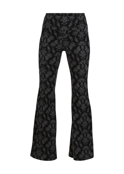 On a Winters Day Flared princess tapestry black