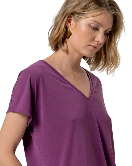 T-SHIRT BEZ RĘKAWÓW Z DEKOLTEM W SEREK FIOLETOWY