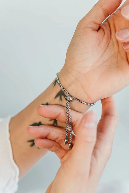 DAUGHTER OF THE NORTH TWINFLOWER BRACELET