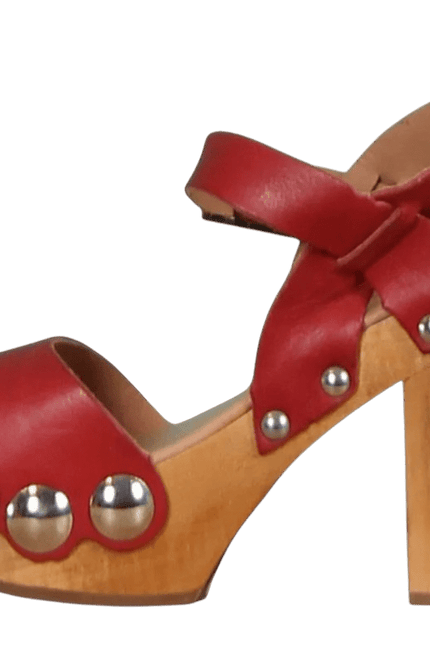 Carmen, red