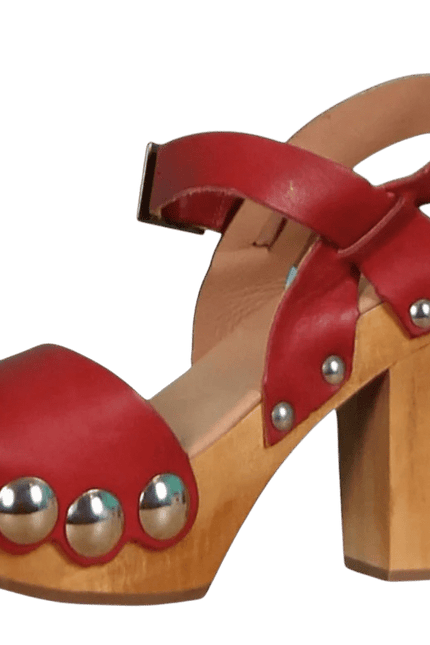 Carmen, red