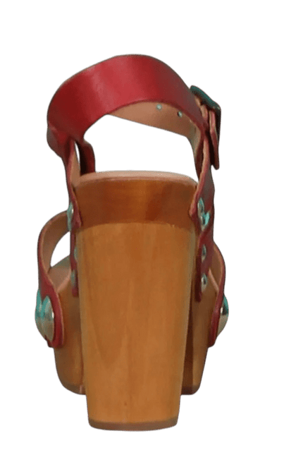 Carmen, red