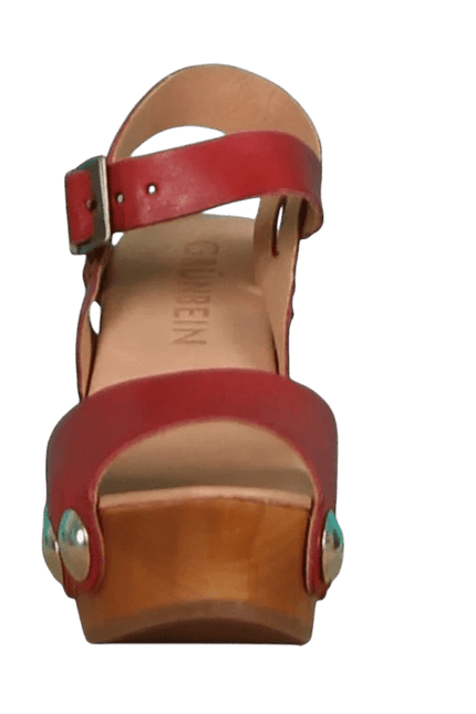 Carmen, red