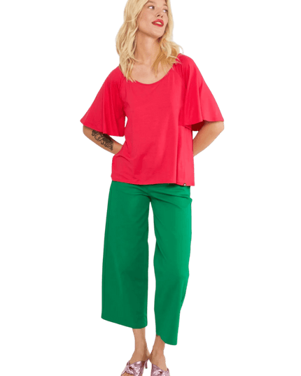 BLUTSGESCHWISTER Fly Little Bird", bold ruby red