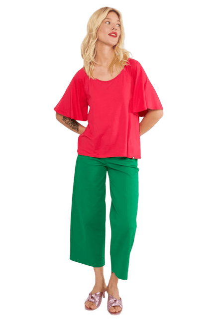BLUTSGESCHWISTER Fly Little Bird", bold ruby red