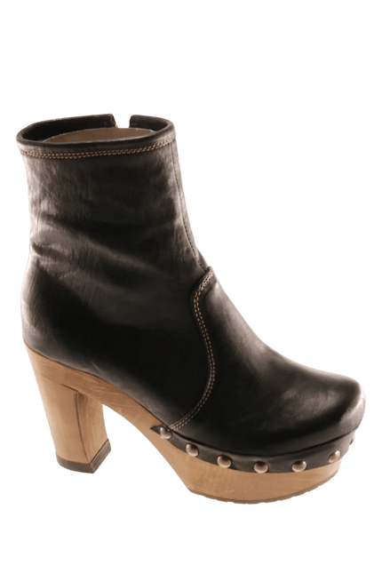 GRUNBEIN Isabell Black