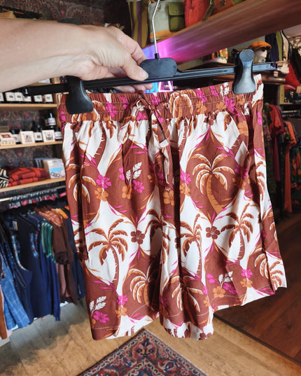SUGAR HILL BRIGHTON PATTY SHORTS BRAUN, PALMENWELLEN FLIESE